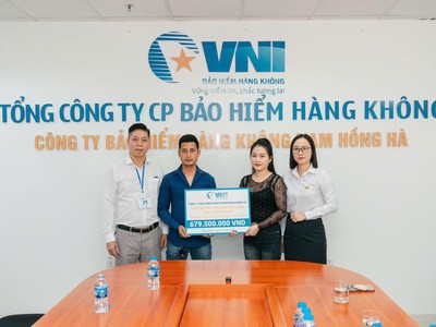 VNI chi trả gần 700 triệu đồng cho khách hàng quyền lợi bảo hiểm vật chất xe chỉ sau 3 tuần