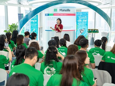 Tư vấn viên Manulife tham gia khóa đào tạo tại TP.HCM. Ảnh Huệ Ngọc