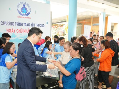 Hành trình Xuân diệu kỳ sẻ chia yêu thương của Shinhan Life tại Bệnh viện Nhi đồng 1 ngày 6/2 