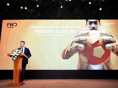 Ông Phương Tiến Minh, Tổng Giám đốc FWD Việt Nam chia sẻ tại buổi ra mắt sản phẩm "FWD Đầu tư đón đầu"