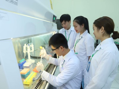 Người lao động, hoặc người phụ thuộc tham gia các khóa đào nghề nghiệp, đại học tại các cơ sở giáo dục trong nước được giảm tối đa 24 triệu đồng/năm. Ảnh: Dũng Minh