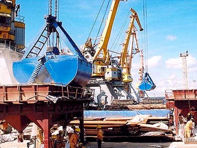 Xuất siêu 6 tháng ước đạt 1,32 tỷ USD