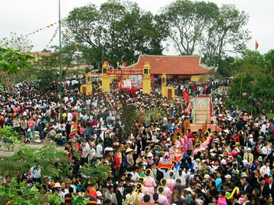 Bộ Công thương sẽ xử lý vụ cán bộ đi lễ chùa trong giờ hành chính