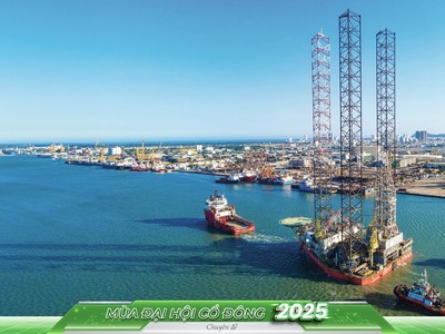 Giàn khoan PV DRILLING VIII tại cảng hạ lưu TP. Vũng Tàu