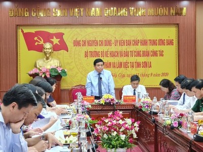 Bộ trưởng Nguyễn Chí Dũng: Sơn La cần đầu tư hạ tầng giao thông, nhưng phải biến thành hành lang kinh tế