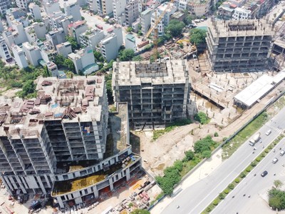 Các nhóm khách hàng Usilk City đang mâu thuẫn nhau. Ảnh: Dũng Minh