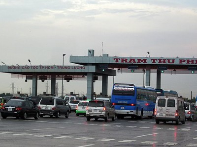 TP.HCM muốn bắt buộc chủ ô tô mở tài khoản trả trước phí dịch vụ đường bộ