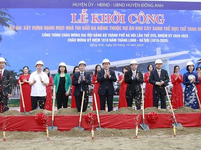 Lãnh đạo TP Hà Nội và các đại biểu khởi công 3 công trình trọng điểm tổng vốn đầu tư gần 1.228 tỷ đồng.