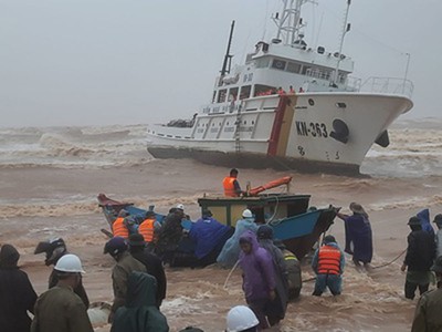 Thủ tướng chỉ đạo khẩn trương tìm kiếm, cứu nạn thuyền viên bị mất tích tại biển Cửa Việt
