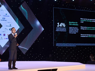 "Giờ là cơ hội tốt để mua các doanh nghiệp mới cũng như thoái vốn"