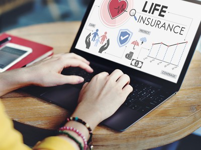 Prudential trả lời về vụ khiếu nại của khách hàng mua bảo hiểm qua ngân hàng