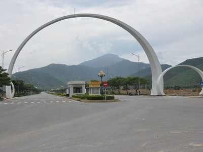 Trong 5 năm qua, Đà Nẵng đã thu hút được trên 50 dự án đầu tư trong nước vào các khu vực ngoài khu công nghiệp, với tổng vốn đầu tư 68.418,9 tỷ đồng; 523 dự án FDI với tổng vốn đầu tư đăng ký hơn 1 tỷ USD