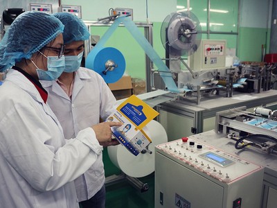 Danameco tăng cường sản xuất khẩu trang