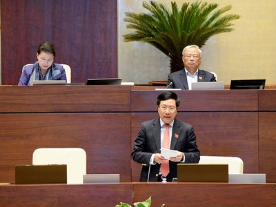 Phó Thủ tướng, Bộ trưởng Bộ Ngoại giao Phạm Bình Minh phát biểu cuối phiên thảo luận.