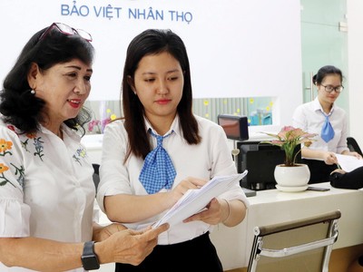 Các công ty bảo hiểm hướng tới giảm dần tương tác trực tiếp với khách hàng và chuyển trọng tâm sang trải nghiệm trực tuyến, nhưng duy trì mức độ "cá nhân hóa". Ảnh: Lê Toàn