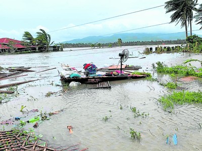 Bão lũ và tăng trưởng