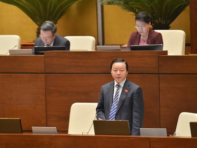 Bộ trưởng Bộ Tài nguyên - môi trường Trần Hồng Hà hơn một lần nhận được ý kiến về người nước ngoài "núp bóng" sở hữu đất đai tại Việt Nam.