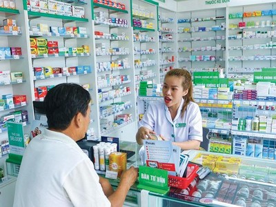 Việc khám bệnh từ xa, giao thuốc tận nhà... là bước tiến khá nhanh của chuyển đổi số trong ngành y tế ở Việt Nam.