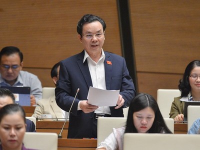 Đại biểu Hoàng Văn Cường (Hà Nội) phát biểu tại phiên thảo luận sáng 5/11.