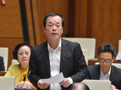 Bộ trưởng Bộ Xây dựng Phạm Hồng Hà trả lời chất vấn.