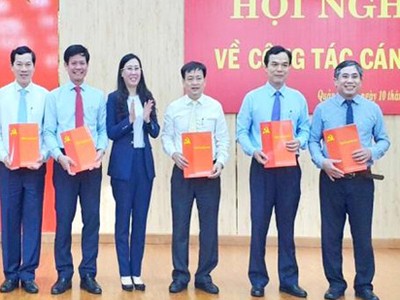 Quảng Ngãi điều động, phân công một loạt nhân sự chủ chốt