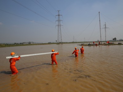 Ngành điện đã cấp điện lại các khu vực hết ngập do bão số 13