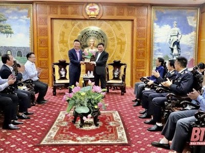 Ông Nguyễn Văn Thi, Phó Chủ tịch UBND tỉnh Thanh Hóa tiếp và làm việc với đoàn công tác.