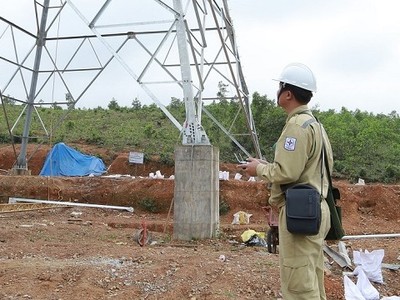 Đường dây 500 kV Dốc Sỏi - Pleiku 2 chờ mặt bằng trên nhiều hàng mục