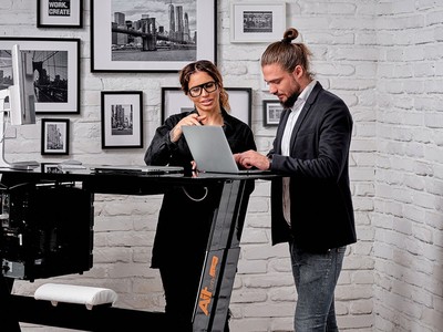 AiT: Chiếc bàn làm việc thông minh điều khiển qua ứng dụng điện thoại giúp cải thiện sức khỏe khi làm việc