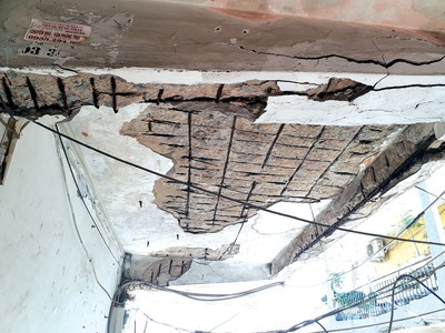 Chung cư cũ... đụng trần chính sách