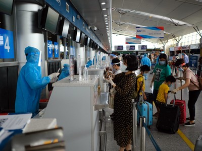 Thành phố Đà Nẵng duy trì kiểm tra y tế tại sân bay.