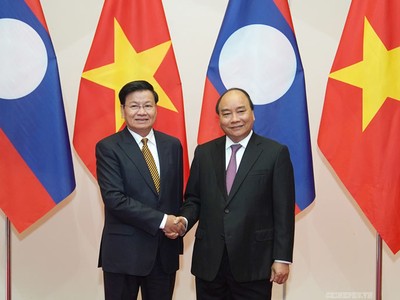 Thủ tướng Nguyễn Xuân Phúc và Thủ tướng Lào Thongloun Sisoulith