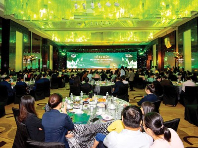 Sự kiện mở bán phân khu Barres tại dự án Him Lam Vạn Phúc thu hút hàng trăm khách hàng tham dự. Ảnh: Việt Dương 