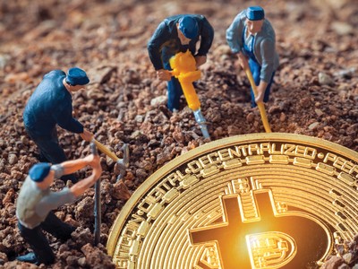 Bitcoin sụt giảm khiến toàn bộ thị trường tiền ảo chao đảo, giá trị vốn hóa bay mất hàng trăm tỷ USD. Ảnh: Shutterstock