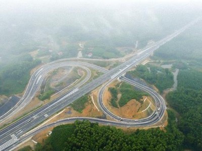 Một đoạn cao tốc Nội Bài - Lào Cai qua tỉnh Phú Thọ.