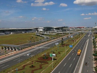 Cảng hàng không quốc tế Nội Bài.