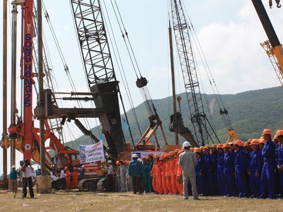 Là ông lớn một thời, hiện Tổng công ty Sông Hồng chỉ lay lắt sống khi liên tục thua lỗ