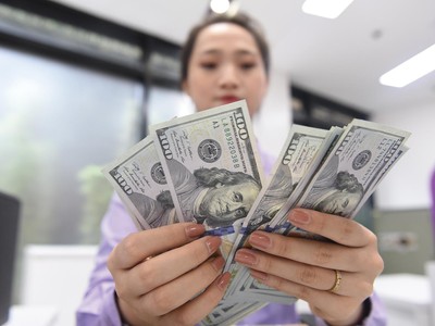 Lãi suất có thể tăng nhẹ vào nửa cuối năm. Ảnh minh họa: Dũng Minh