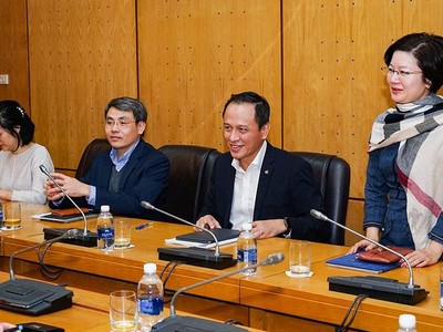 Ông Lê Hồng Hà (thứ ba từ trái sang) tại buổi làm việc thảo luận về tiềm năng phát triển hàng không cùng đại diện sân bay Quốc tế Fukuoka - Nhật Bản vào cuối tháng 12/2019. Ảnh: VNA