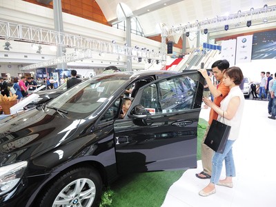 Chính sách giảm thuế trước bạ đã giúp các doanh nghiệp sản xuất và phân phối ô tô tăng trưởng mạnh trong năm 2020. Ảnh: Dũng Minh