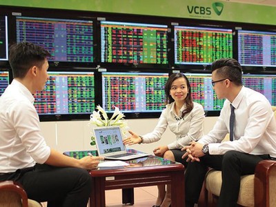 VCBS dự báo mức điểm cao nhất của các chỉ số chứng khoán năm 2021 tăng 8 - 15% so với cuối năm 2020