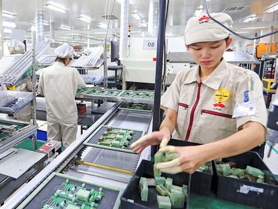 Sản xuất tại Công ty TNHH Điện tử UMC Việt Nam. Ảnh: Đức Thanh