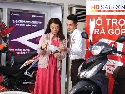 Nhu cầu mua sắm cuối năm của người dân giảm do tác động của Covid-19. Ảnh: Dũng Minh