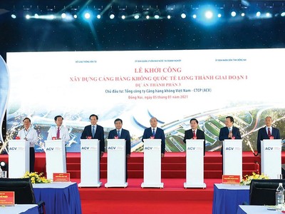 Thủ tướng Nguyễn Xuân Phúc tham dự lễ khởi công dự án Cảng hàng không quốc tế Long Thành giai đoạn 1. Ảnh: Lê Toàn