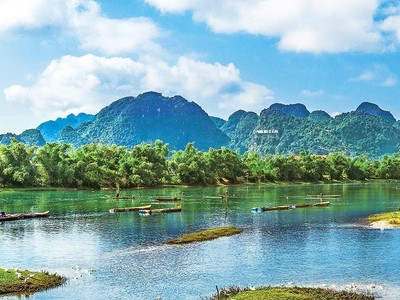 Quảng Bình sở hữu nhiều kỳ quan thiên nhiên, rất thuận lợi để phát triển du lịch. Trong ảnh: Di sản thiên nhiên thế giới Phong Nha - Kẻ Bàng