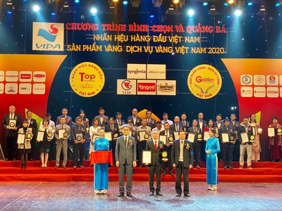 Ông Trần Thanh Tú, Phó tổng giám đốc Pháp lý, Pháp chế và Đối ngoại Dai-ichi Life Việt Nam nhận giải “Top 10 Sản phẩm Vàng – Dịch vụ Vàng Việt Nam 2020”