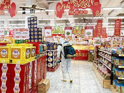 Ngay sau khi có thông tin về lịch trình của bệnh nhân nhiễm Covid-19 số 1659, GO! Hạ Long đã phun dung dịch khử trùng ngay trong đêm. Ảnh: Minh Đức.