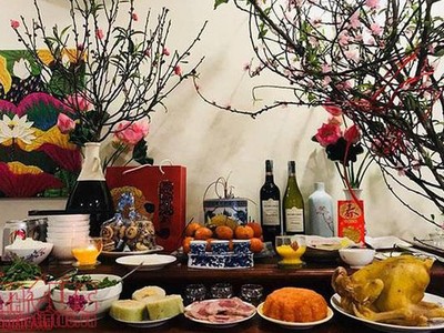 Lễ cúng tất niên chiều 30 Tết là nghi thức văn hóa cổ truyền của Việt Nam. Ảnh minh họa