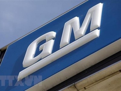 Biểu tượng General Motors tại nhà máy ở Flint, Michigan, Mỹ. (Ảnh: AFP/TTXVN)