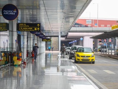 Cảnh vắng lăng tại sân bay Nội Bài trong những ngày cuối cùng của năm Âm lịch 2020.